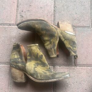 jeffrey campbell booties